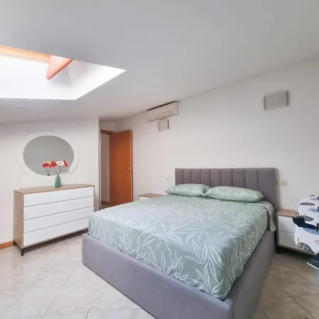 Conero-trilocale-alba Al Mare-limone Daire *